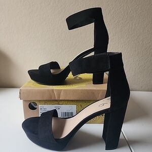Mix No. 6 TACI Heels Black Microsuede Ankle Strap Size 7.5